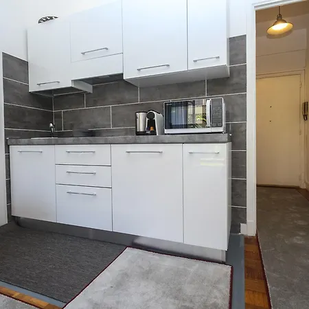 Apartment Rue De France *